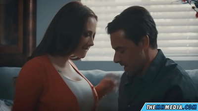 რომანტიკული სექსი კარგ მკერდთან დედასთან